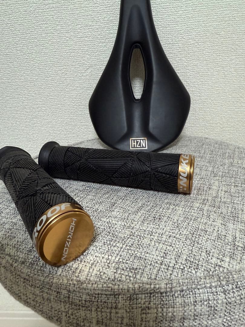 自転車本体 nukeproof saddle/grip Bronze color