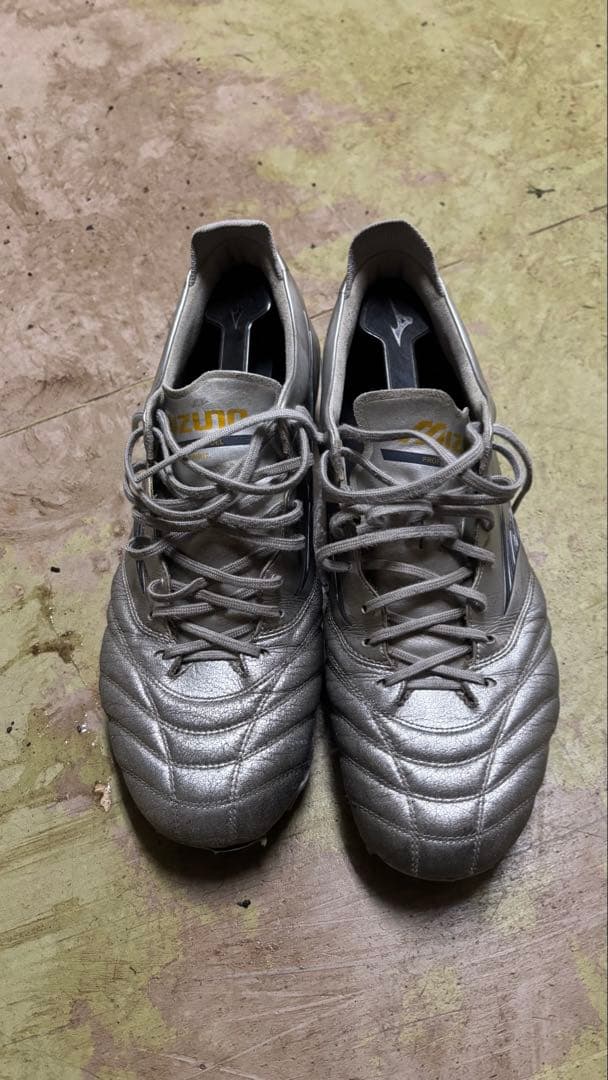 MIZUNO モレリアネオ4 シルバー