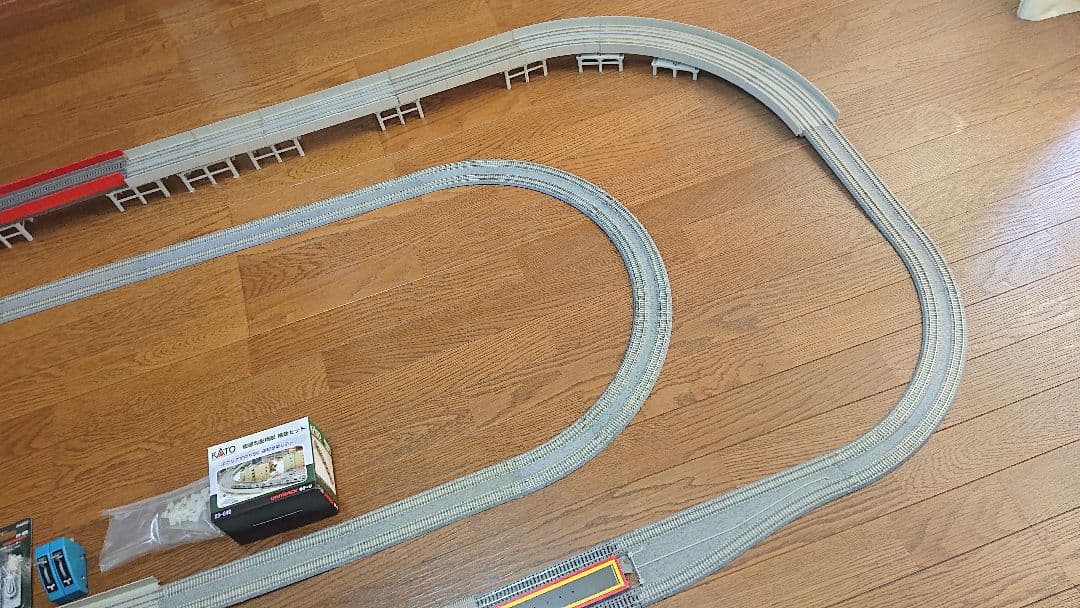 KATO製品 立体交差 複線レイアウト(片渡りポイント・島式ホーム)①