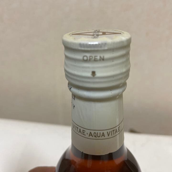 サントリー アクアヴィーテ 生命の水 樽ポリフェノール 40%