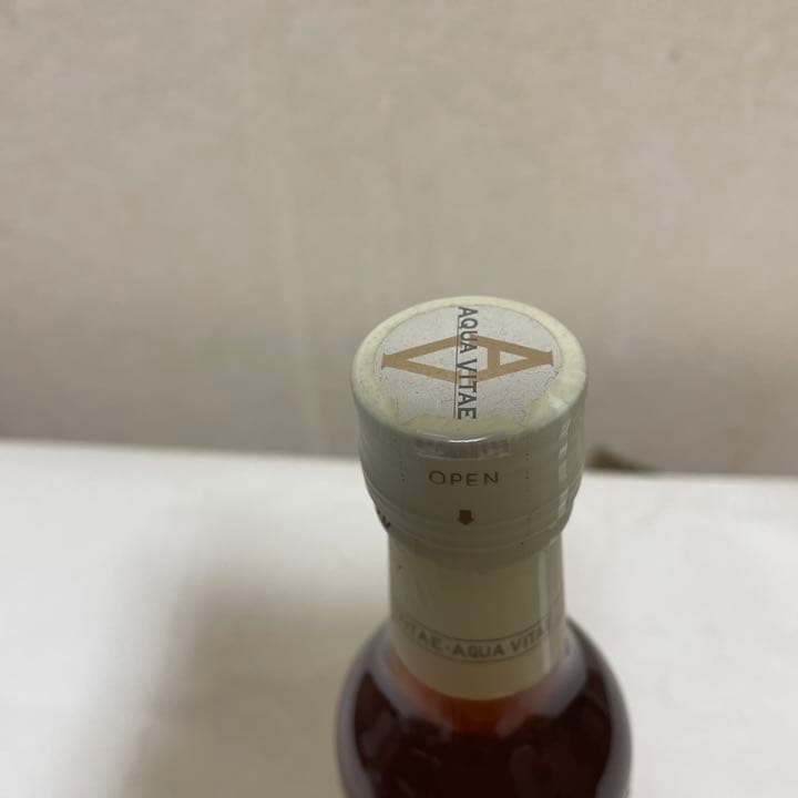 サントリー アクアヴィーテ 生命の水 樽ポリフェノール 40%