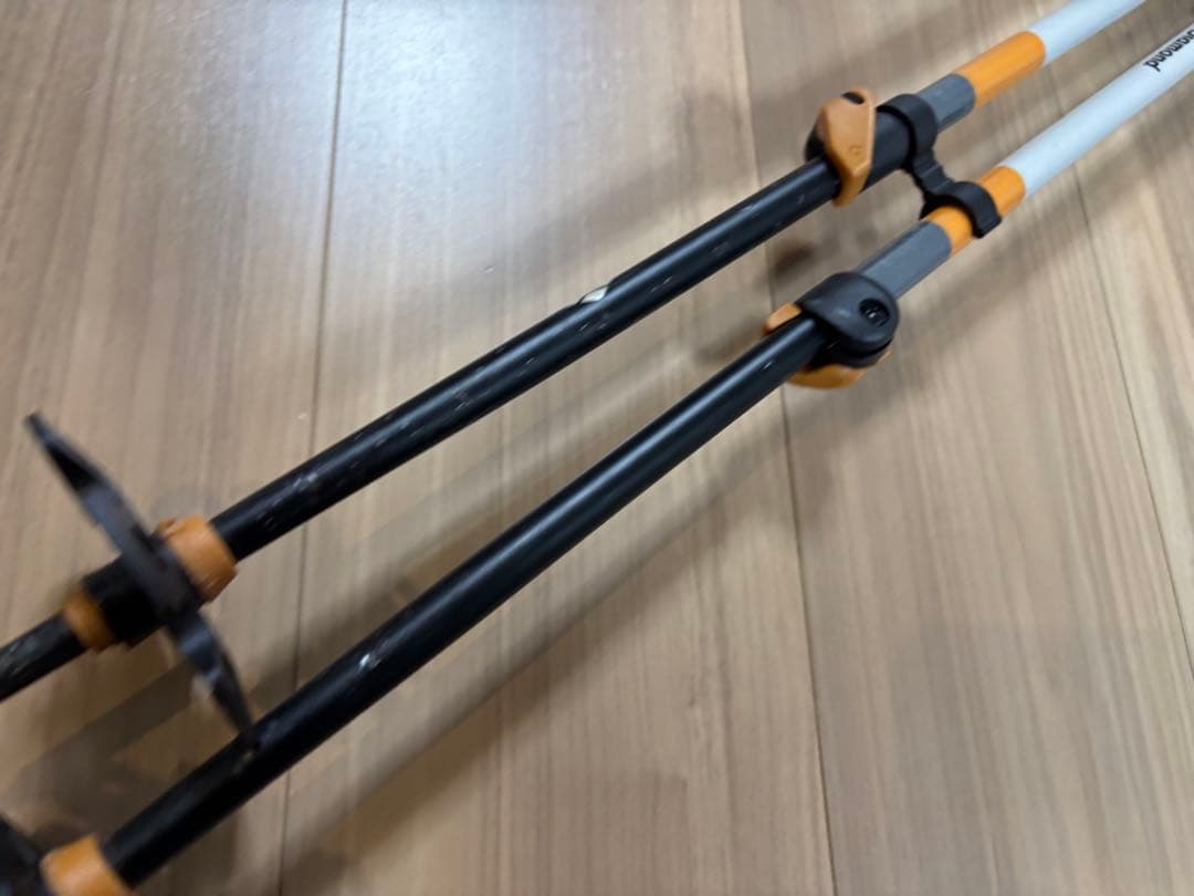 ★送料無料★お洒落　ブラックダイヤモンド　長さ調整ストック　スキー　雪山