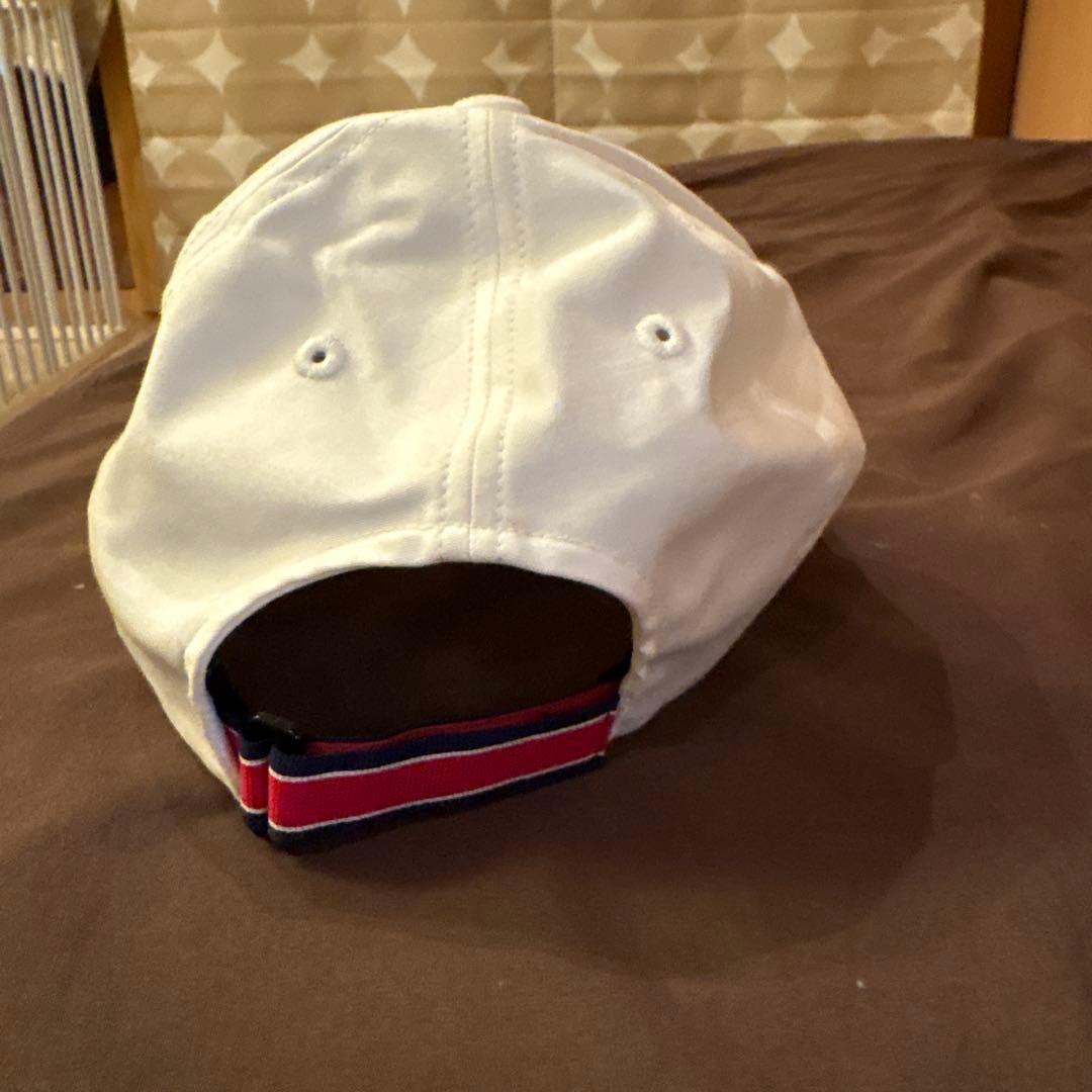 DECEMBER MAY 刺繍ロゴ キャップ ホワイト