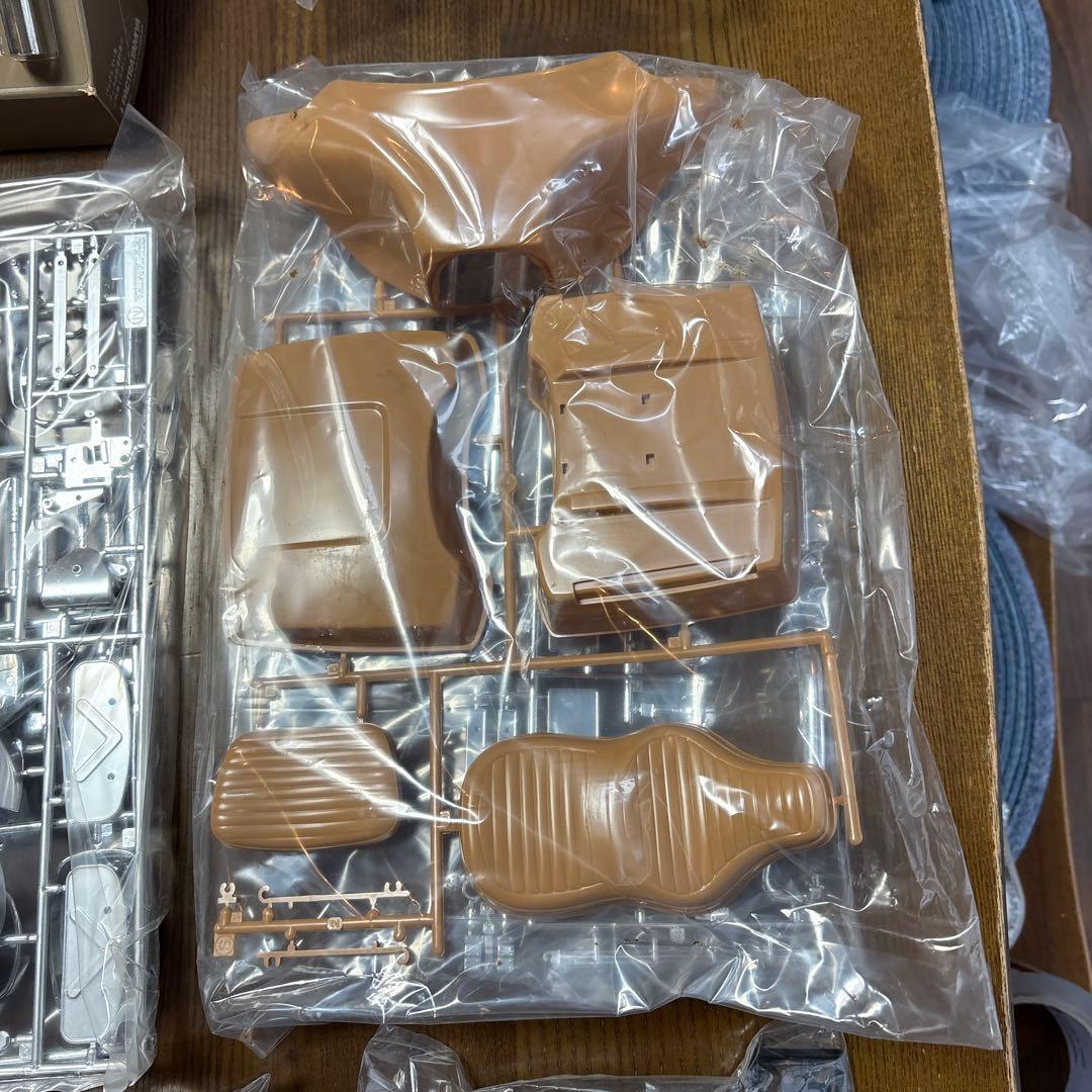 タミヤ　オートバイ　プラモデル　1/6 ハーレー　FLH クラシック　おまけ付