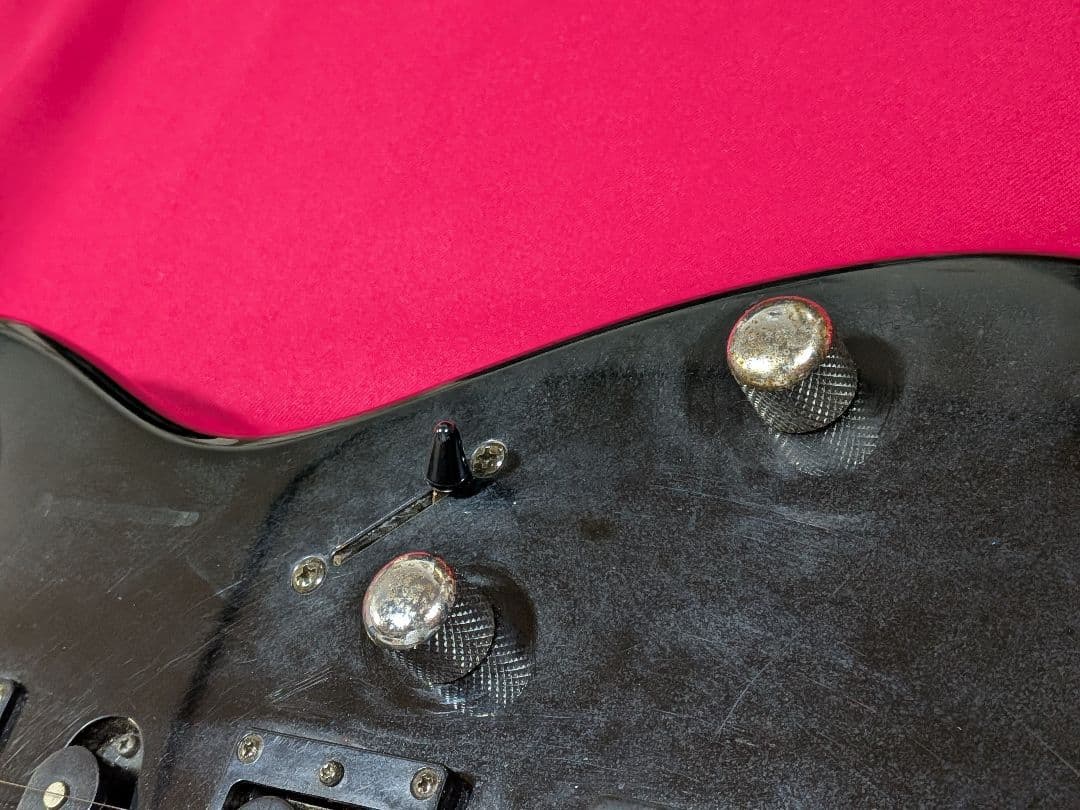 Ibanez ブラックエレキギター縄あり ギターケース付き