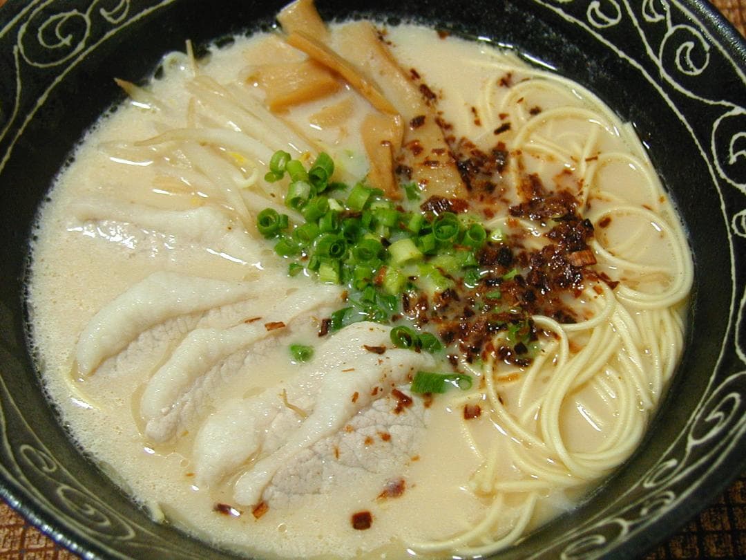 大特人気　うまかよー　鹿児島黒豚 とんこつラーメン焦がしネギ入り　おすすめ　旨い