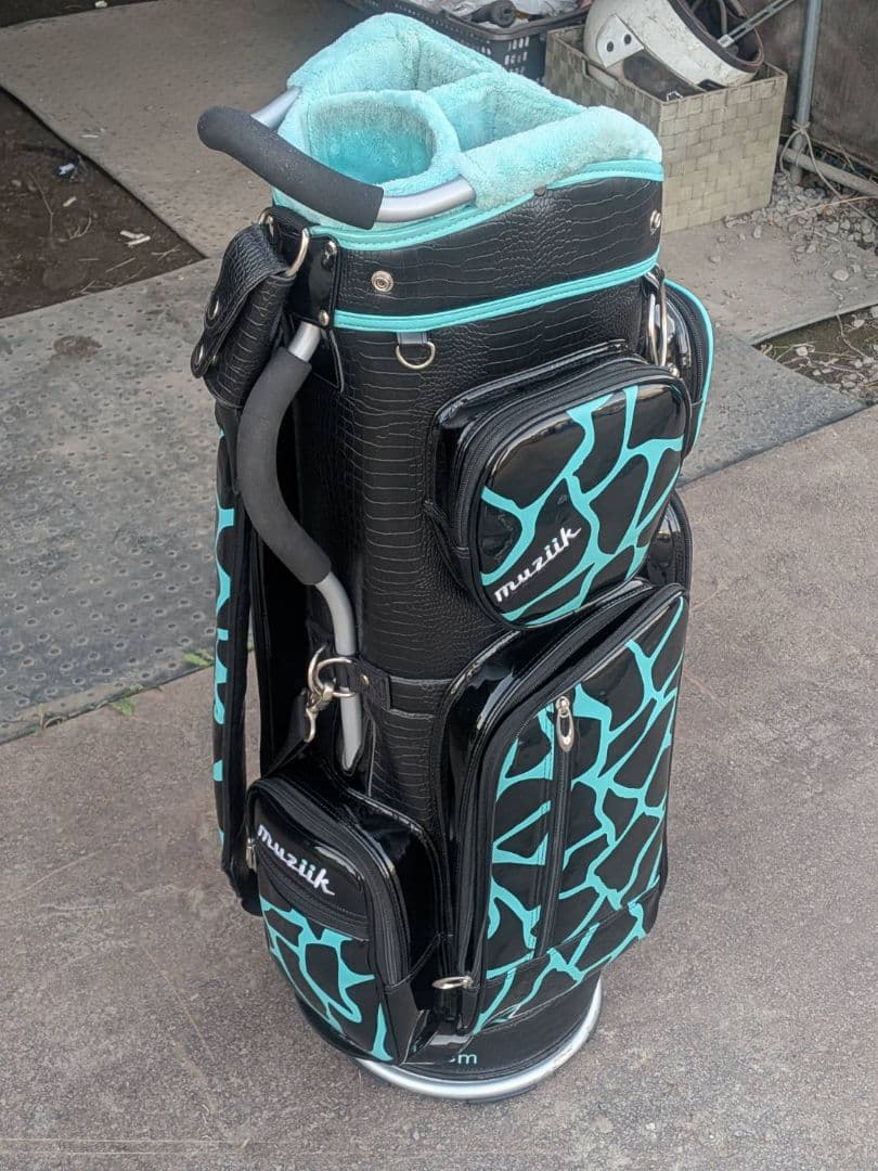muzik スタンド式キャディバッグ 黒と水色