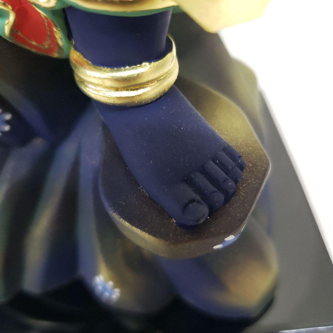 蔵出し特価１木造り仏像★桧材極彩色 錐金不動明王半跏像3.5寸 約35cm塗台付