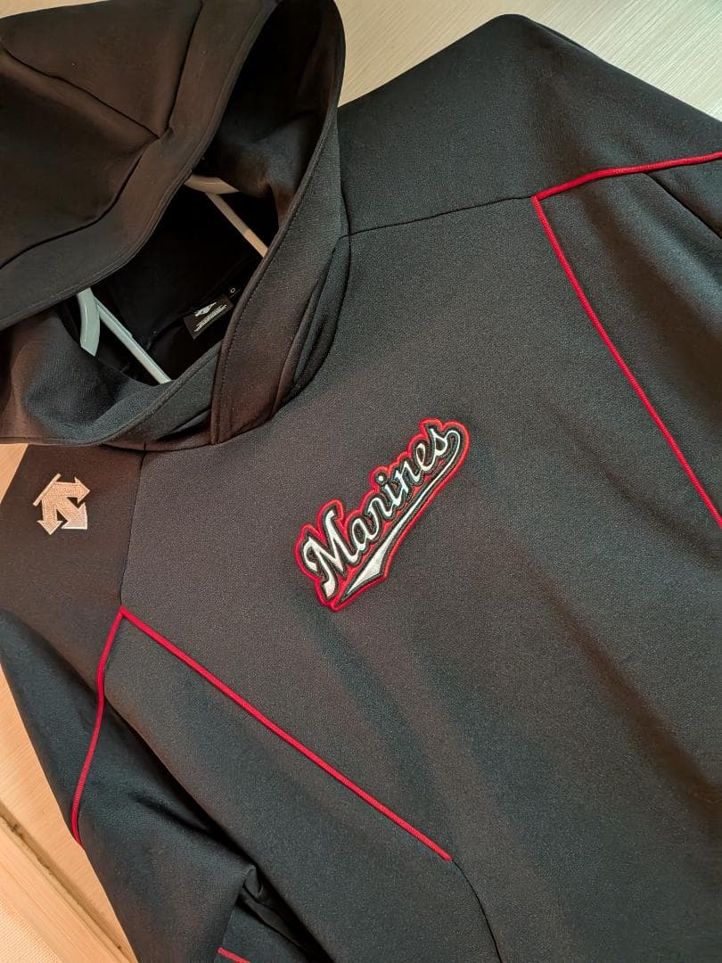 美品　千葉ロッテマリーンズ　練習用パーカー　使用感有り　サイズはXＬ