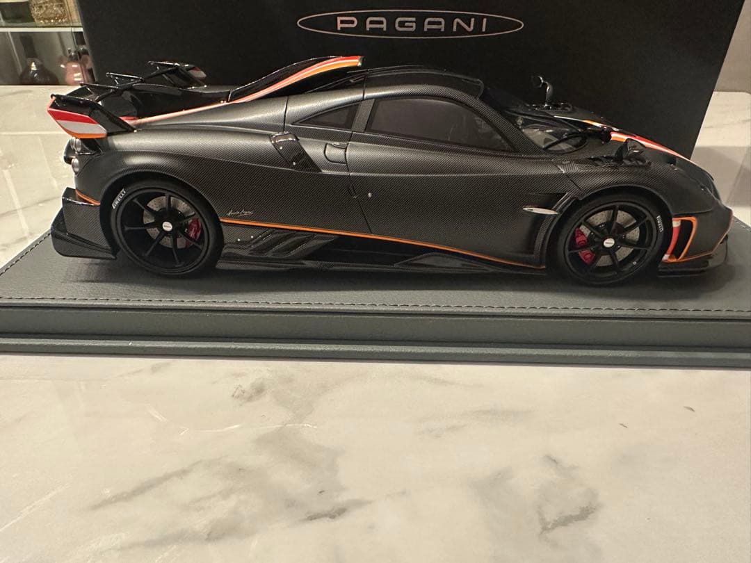 完売品 BBR 1/18 パガーニ イモラ マットブラックカーボン ミニカー