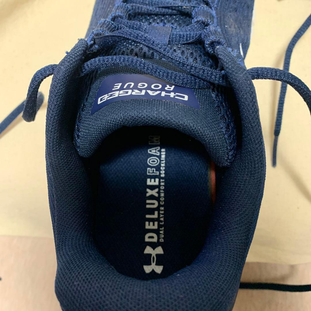 30cm アンダーアーマー　メンズシューズ　３０cm