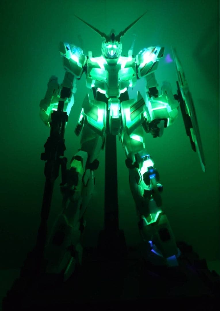 PG 1/60 ユニコーン ガンダム ルミナスクリア セブンイレブン　ガンプラ