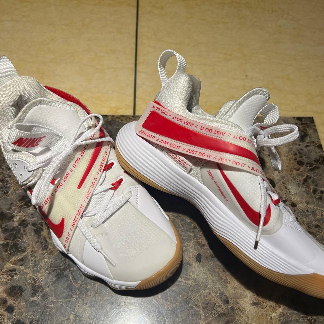 Nike バレーボールシューズ ホワイト/レッド　未入荷モデル