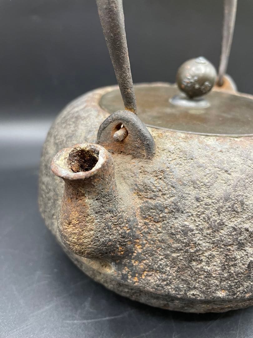 【経年品】雲色銅造 京鉄瓶 象眼 取手象眼 銀象眼 象嵌　岩肌 急須