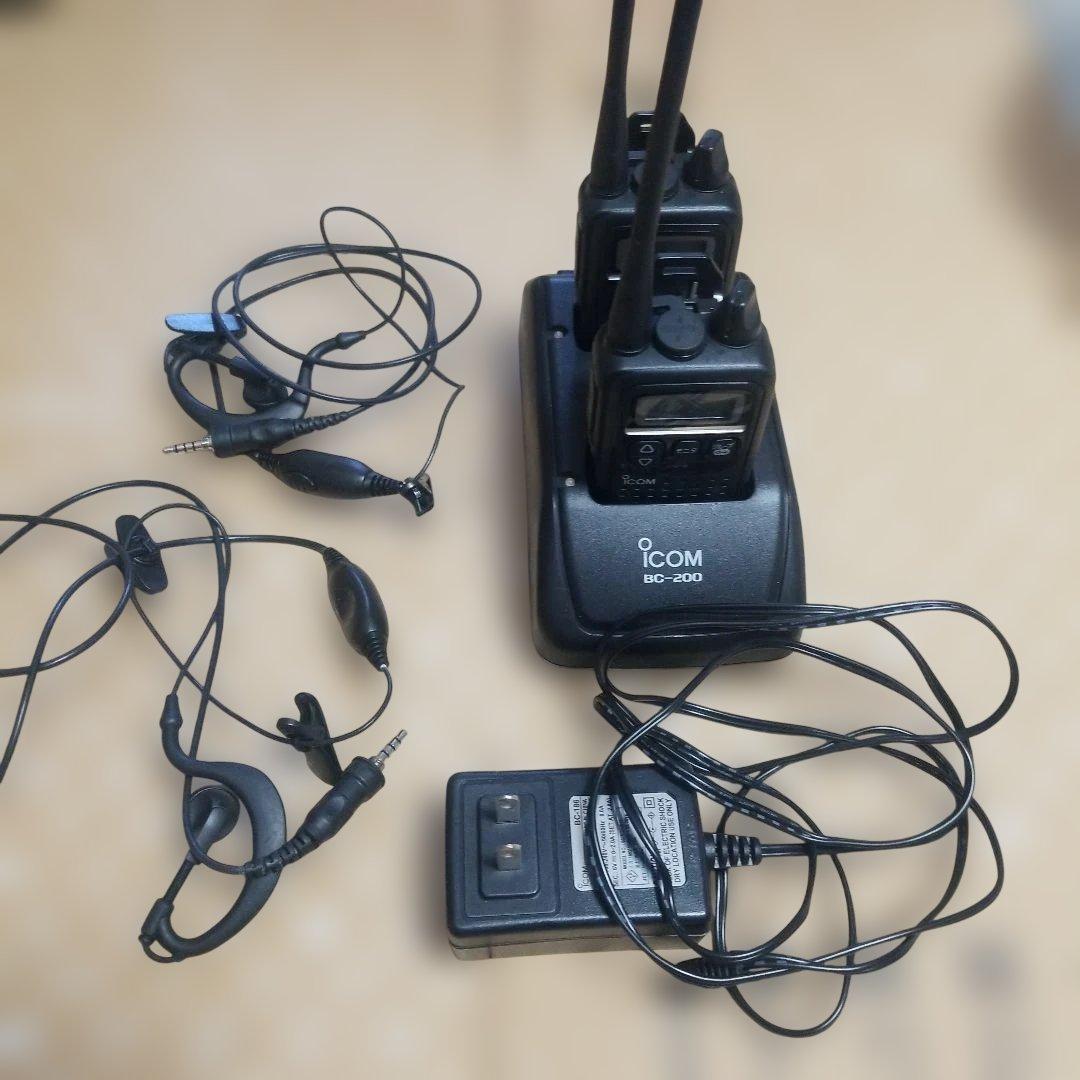 iCOM トランシーバー　IC-4300 BC-200充電器セット　①
