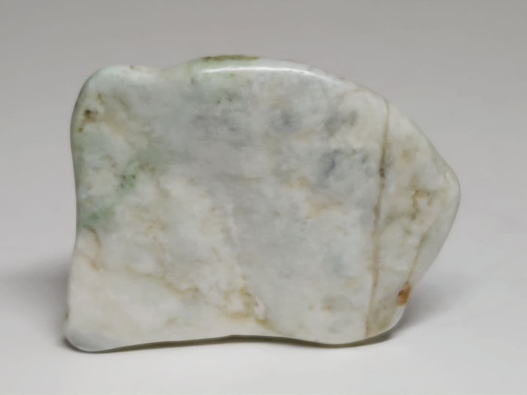 白緑 61g 翡翠 ヒスイ 原石 鑑賞石 自然石 誕生石 鉱物 鉱石 水石