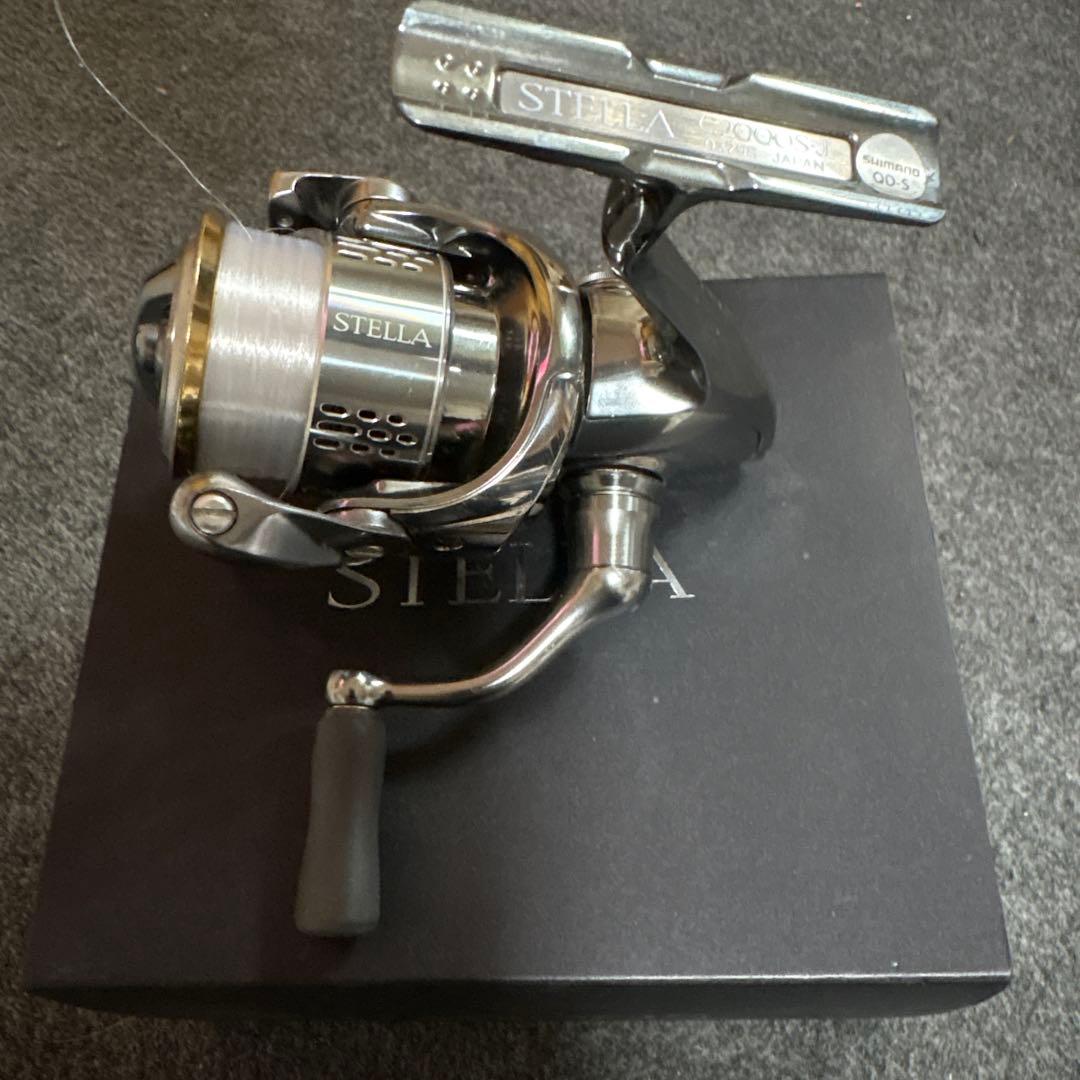 SHIMANO 18STELLA 2000S スピニングリール