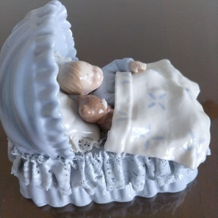 陶磁器製 赤ちゃんとクマの置物 アンティーク