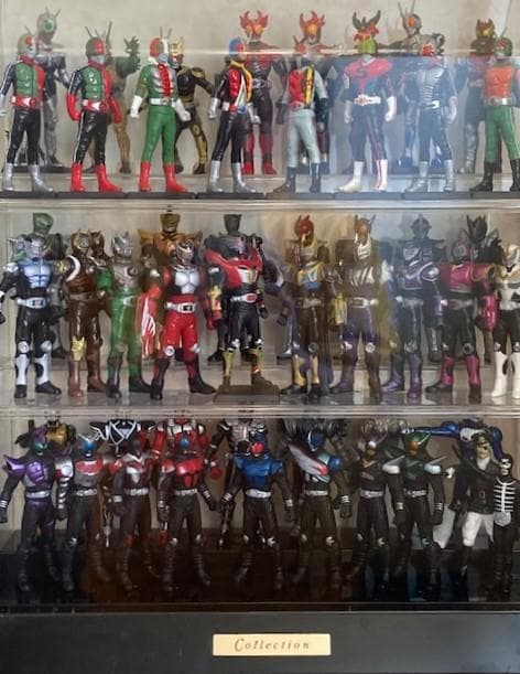 【フィギュア】歴代昭和・平成『仮面ライダー』フィギュア一式（ケース付き）