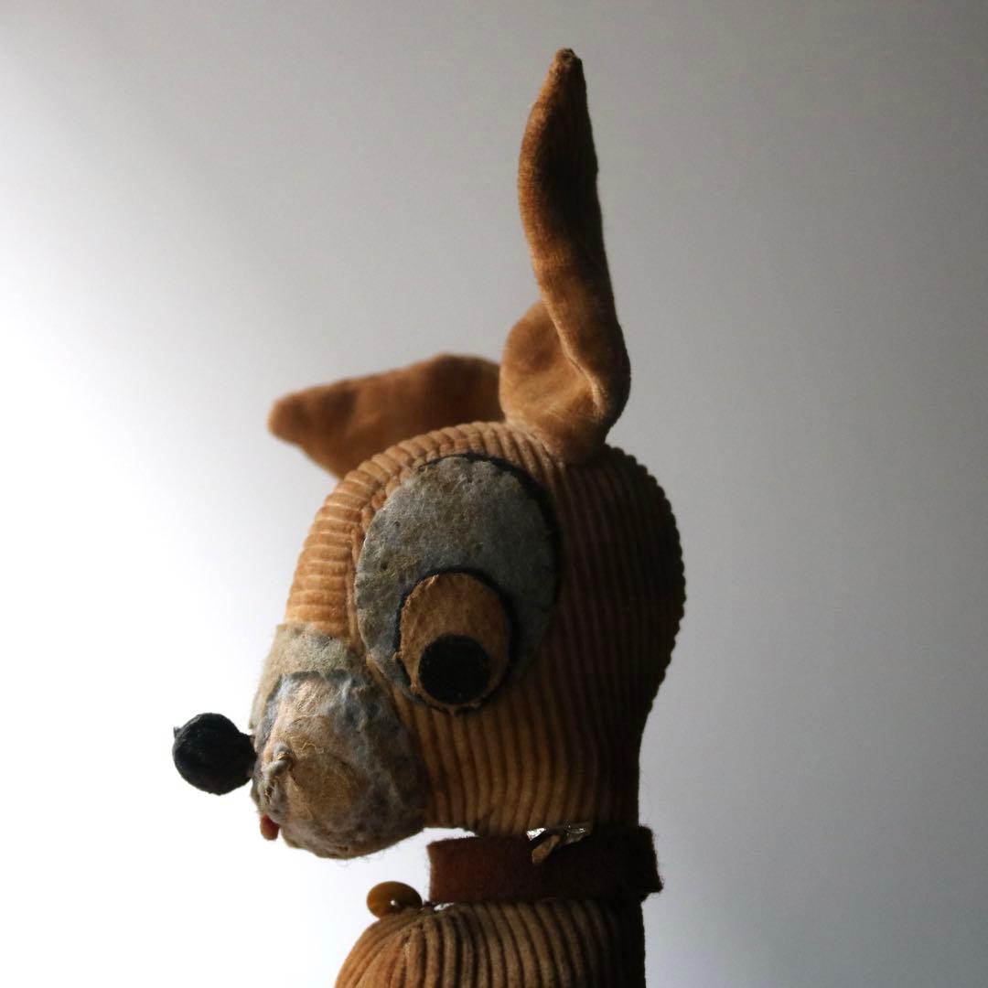 たち耳イヌのぬいぐるみ　おがくず人形 ブロカントヴィンテージアンティーク蚤の市