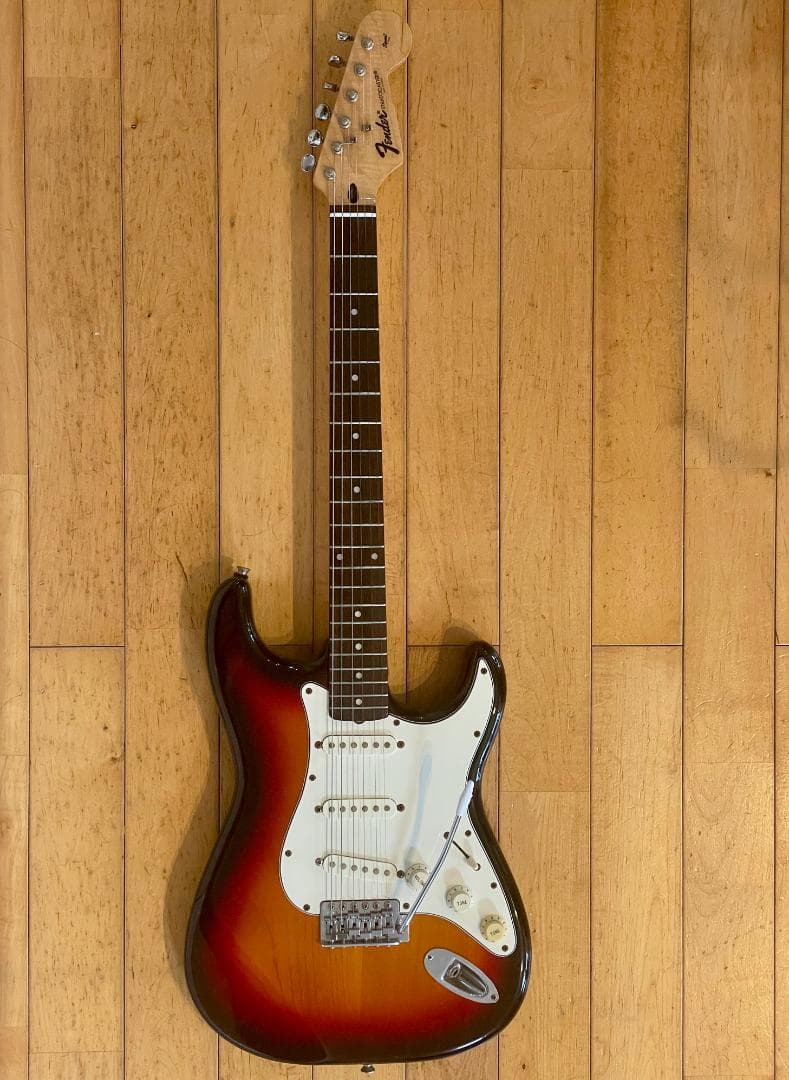 Fender Stratocaster サンバースト　トラ杢ネック