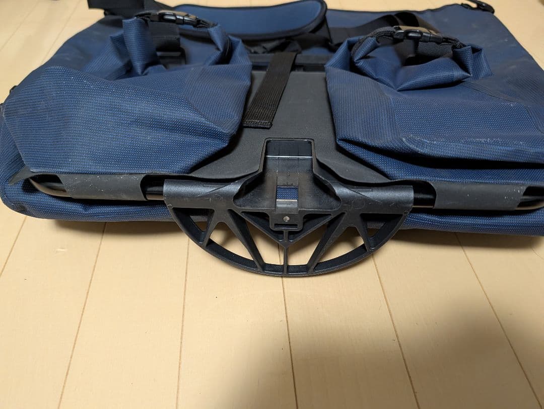 （定価36,300円) BROMPTON ロールトップ・バッグ 25L