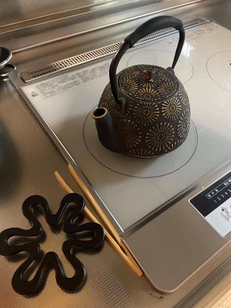 鉄器 南部鉄器 焼き付け鉄瓶 650ml茶こし付きで茶葉やコーヒーを煮るためにb