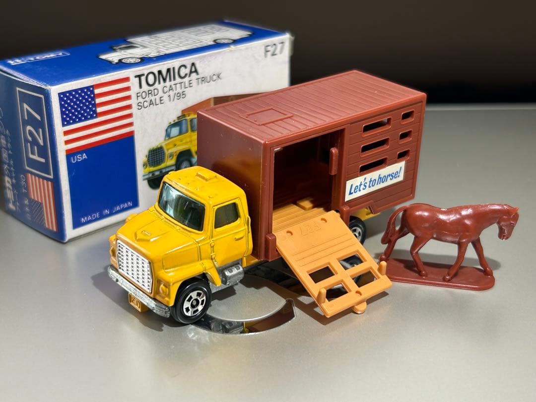 トミカ　フォード　キャトル　トラック　午年！