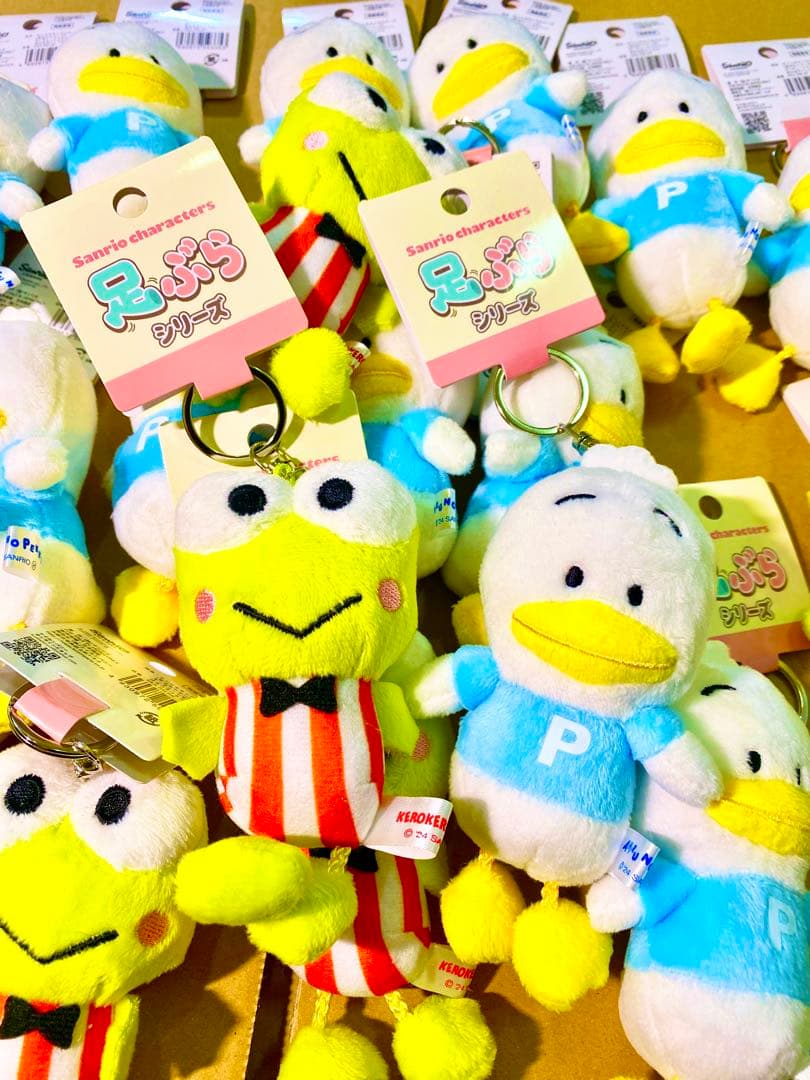新品24個　 サンリオ　キャラクターズ （足ぶらシリーズ） サンリオ　キャラク