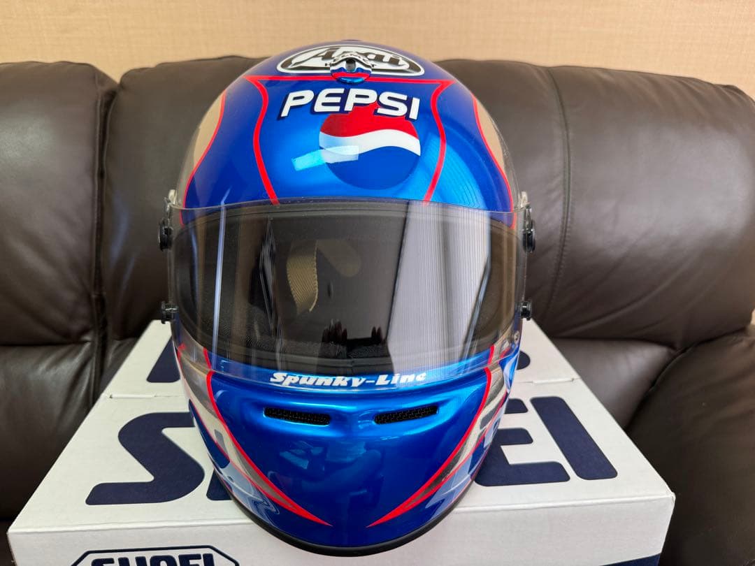 4輪専用ARAI ヘルメット　近藤真彦レプリカ　マッチ！