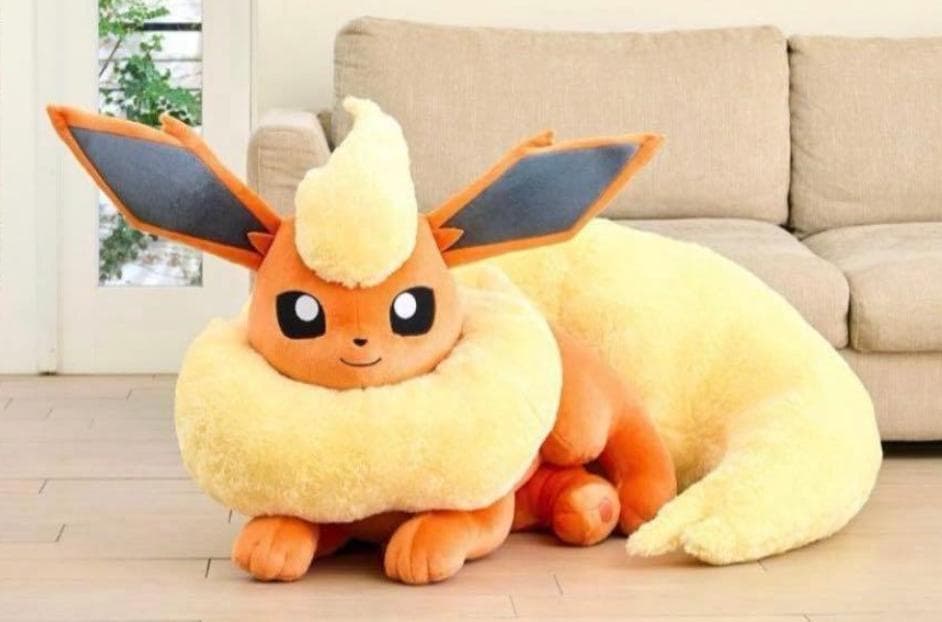 等身大　ブースター　ポケモンセンター　寝そべり　ぬいぐるみ