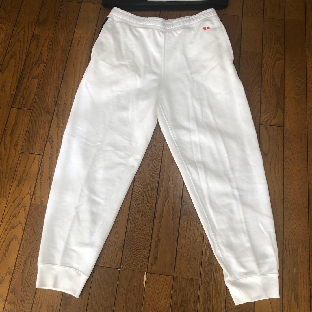 ユニクロ　テニススウェット