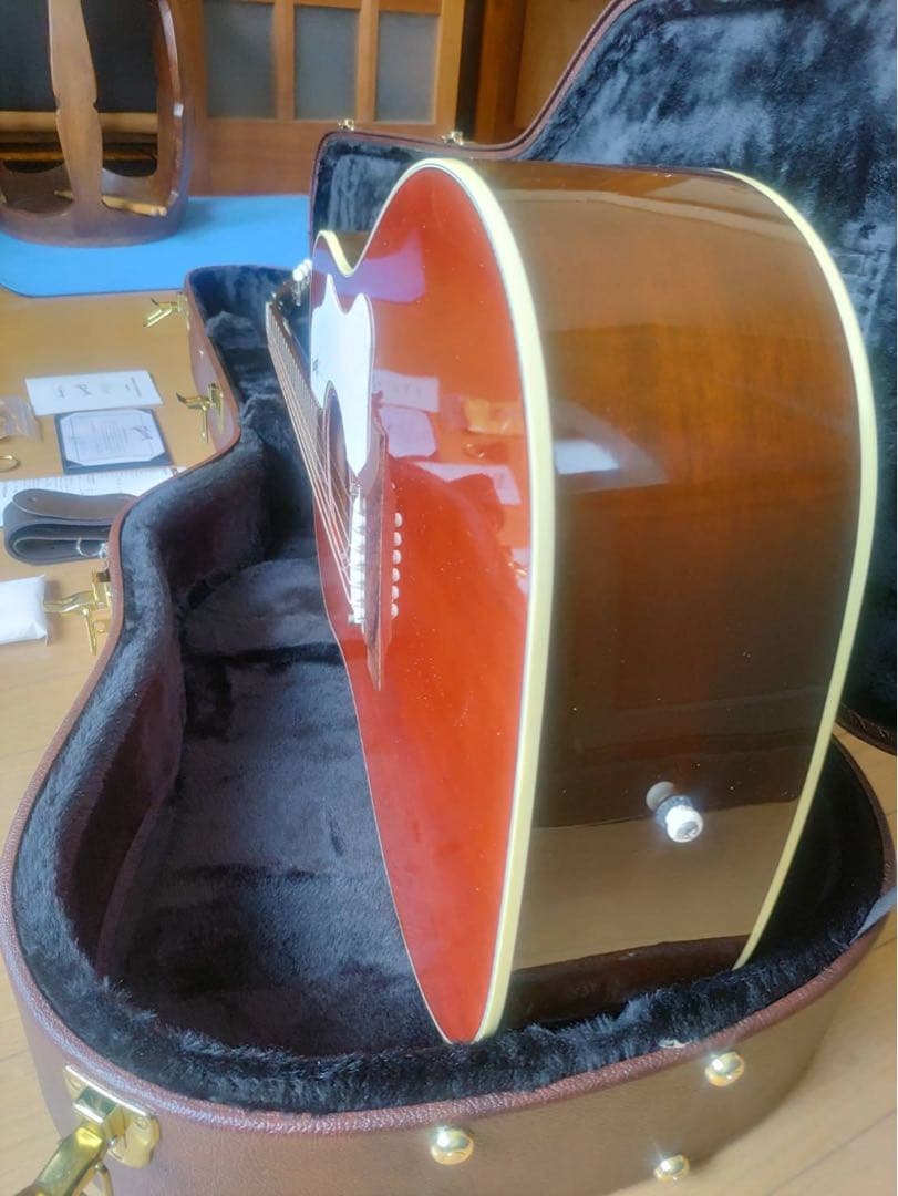 Gibsonカスタムショップ　1960s J-45 Montana Rose