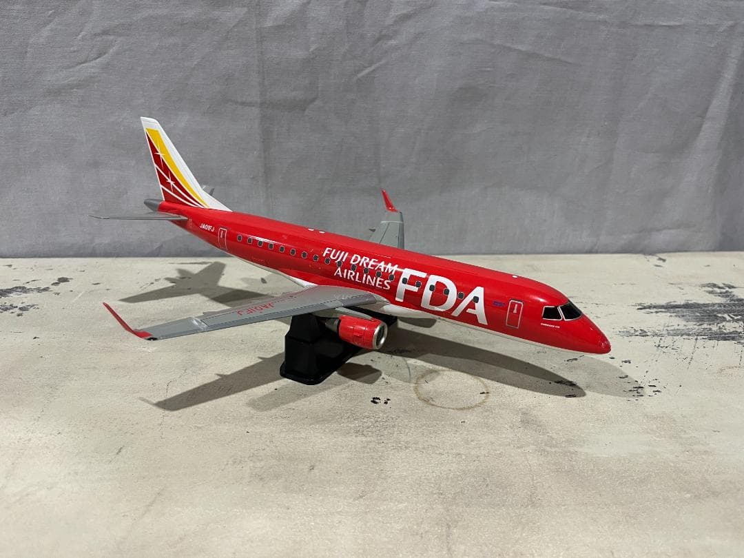 フジドリームエアラインズ | EMBRAER 175 1:100