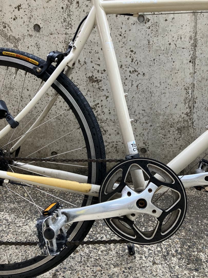 ARAYAツバメ自転車ライトベージュ色 シティサイクル 空気入れ(配送別)