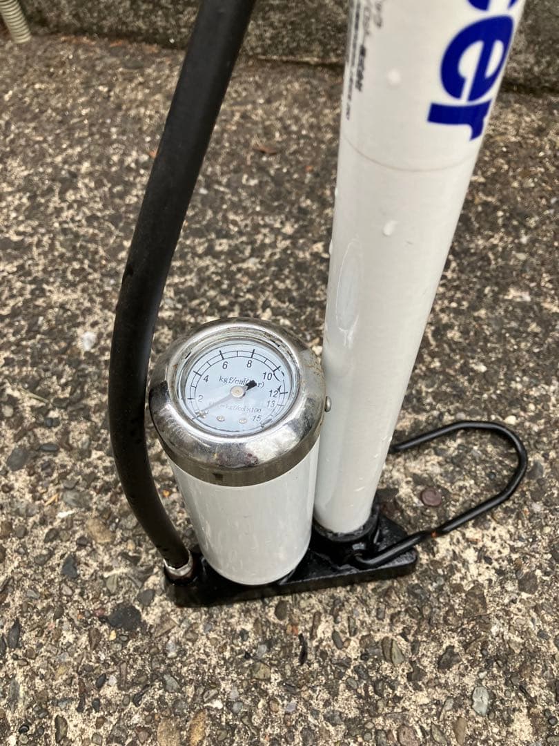 ARAYAツバメ自転車ライトベージュ色 シティサイクル 空気入れ(配送別)