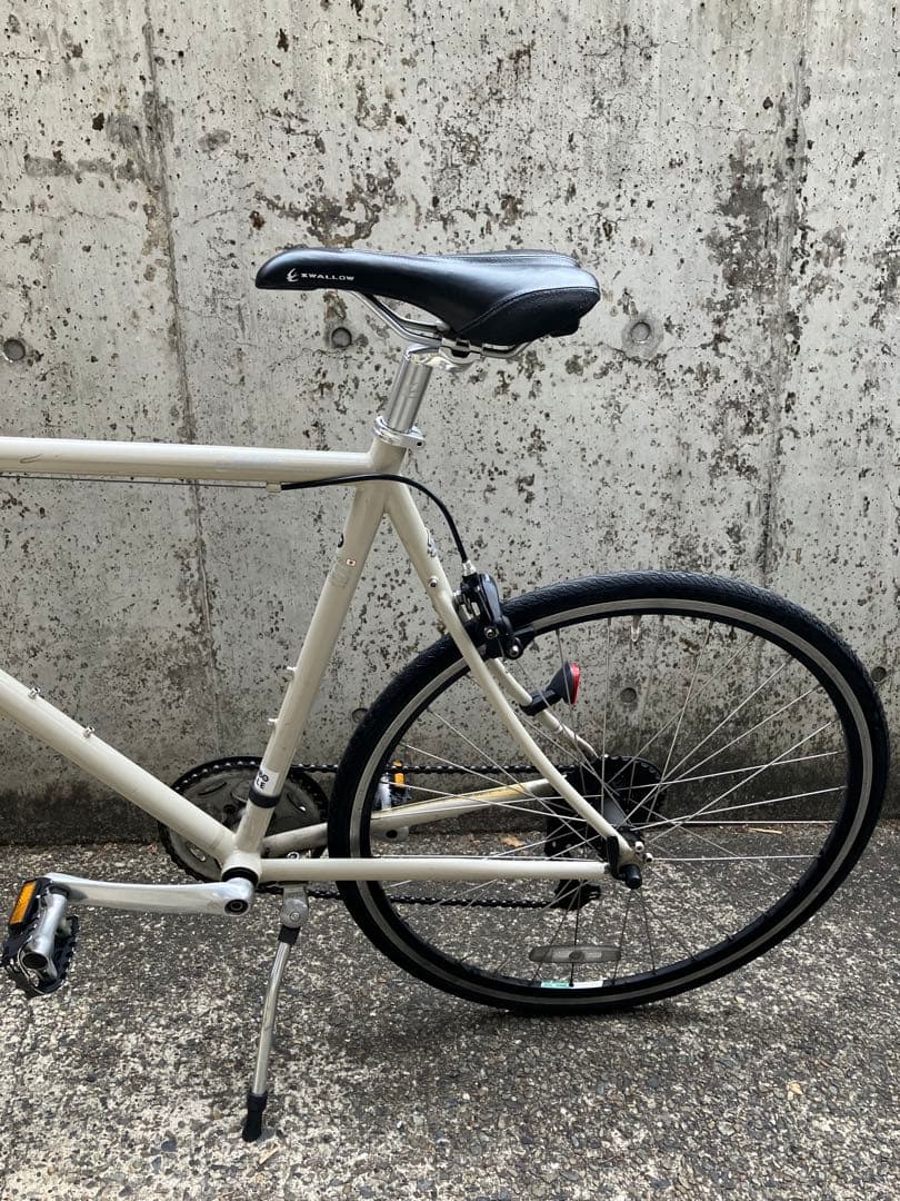 ARAYAツバメ自転車ライトベージュ色 シティサイクル 空気入れ(配送別)