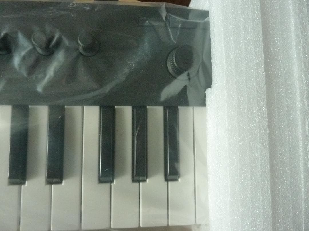 中古　KOMPLETE　KONTROL　M32 　　　rivin