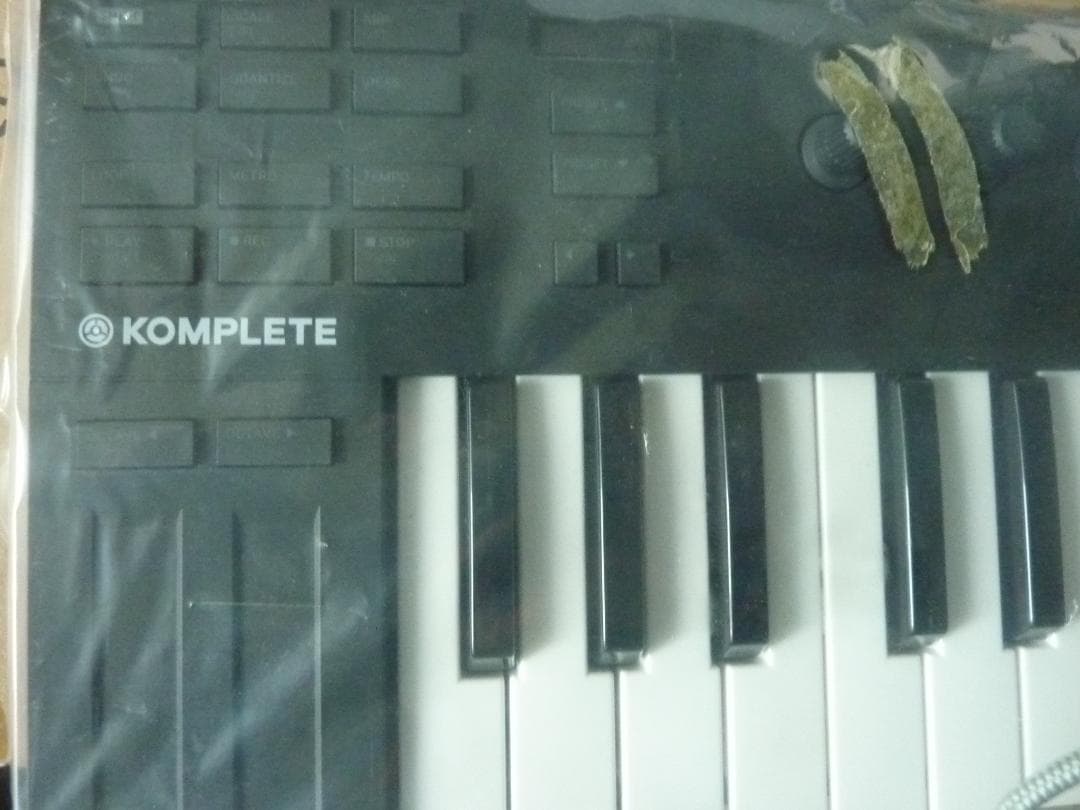 中古　KOMPLETE　KONTROL　M32 　　　rivin