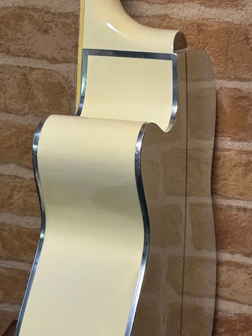 STRINBERG フルアコ化リメイクギター