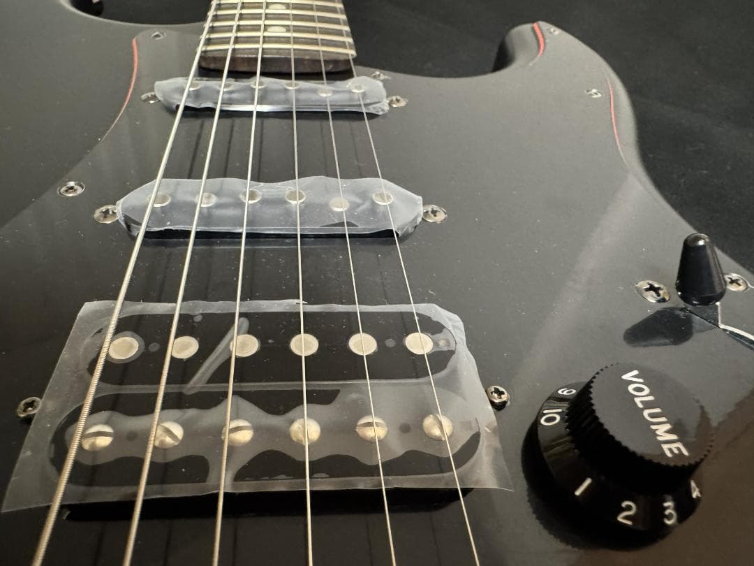 ギター Fender MIJ Limited Stratocaster HSS Noir