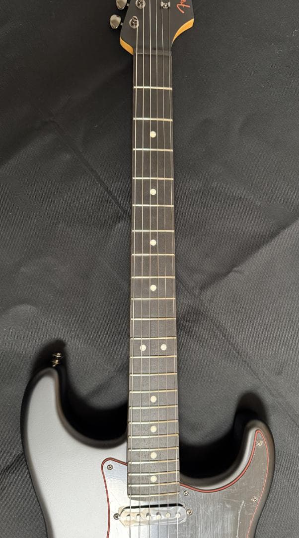 ギター Fender MIJ Limited Stratocaster HSS Noir