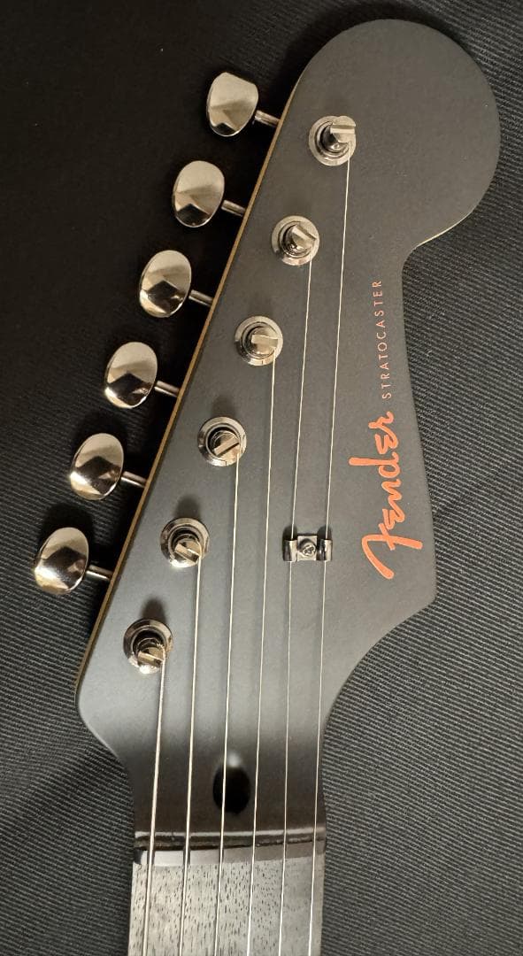 ギター Fender MIJ Limited Stratocaster HSS Noir