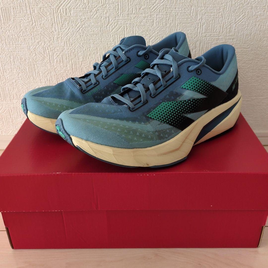 セール8日迄【生産終了人気完売カラー】ニューバランス フューエルセル レベルv4