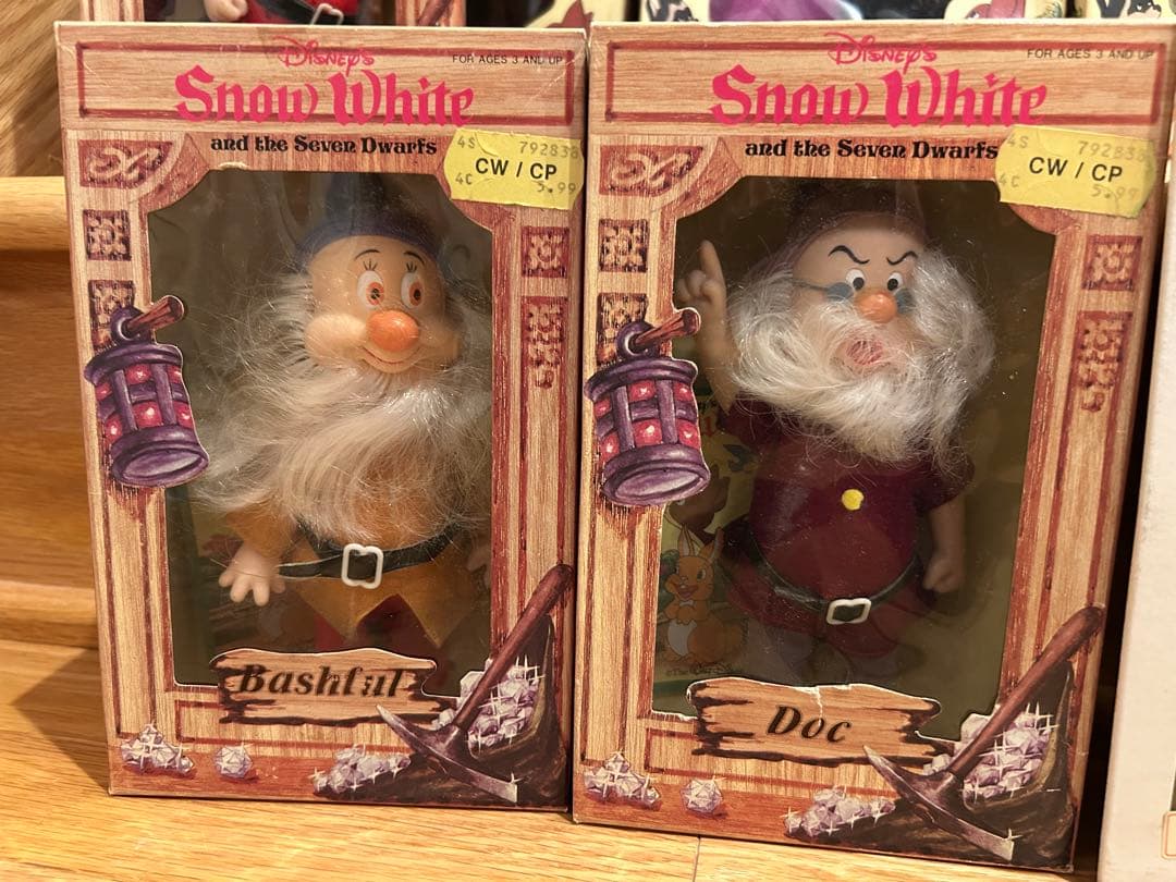 ディズニー　フィギュア　白雪姫　7人の小人　王子様　継母　魔女　新品　ドール