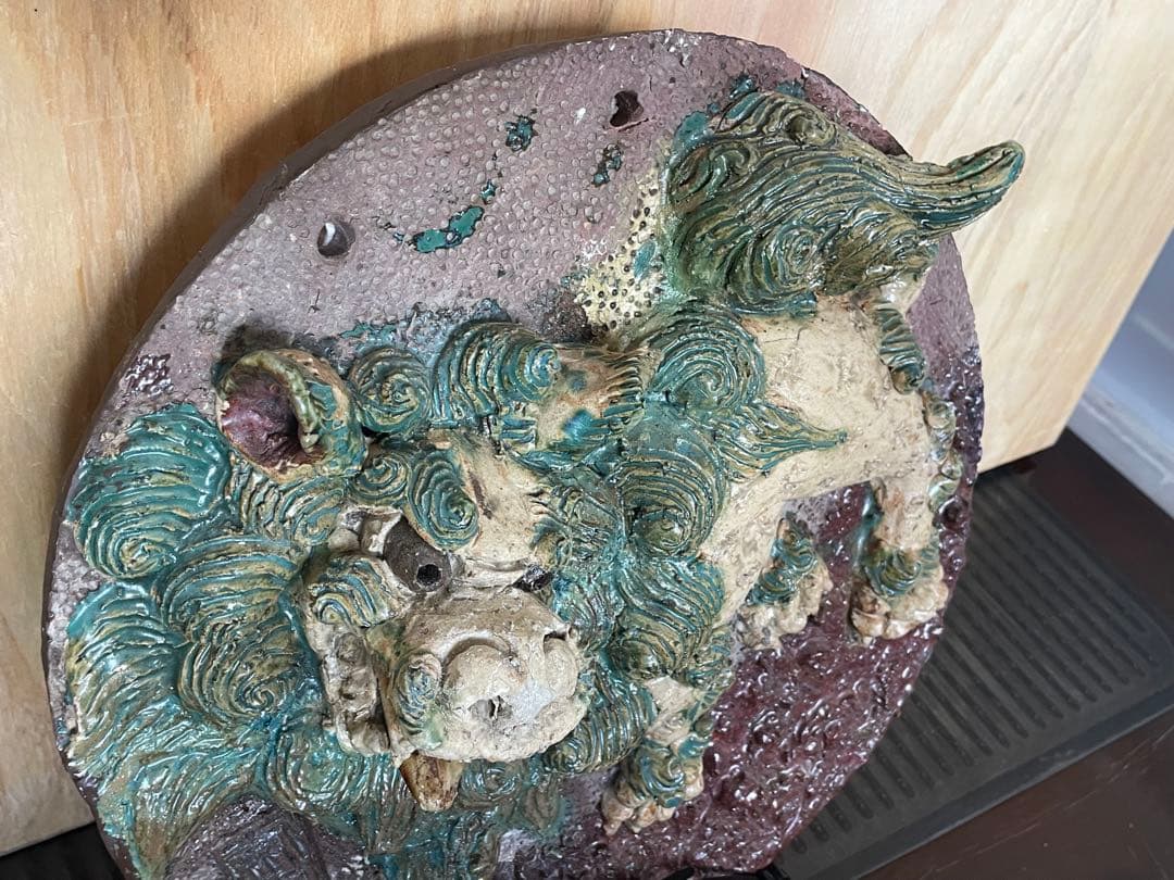 島常賀　壁掛けシーサー白土　壺屋焼