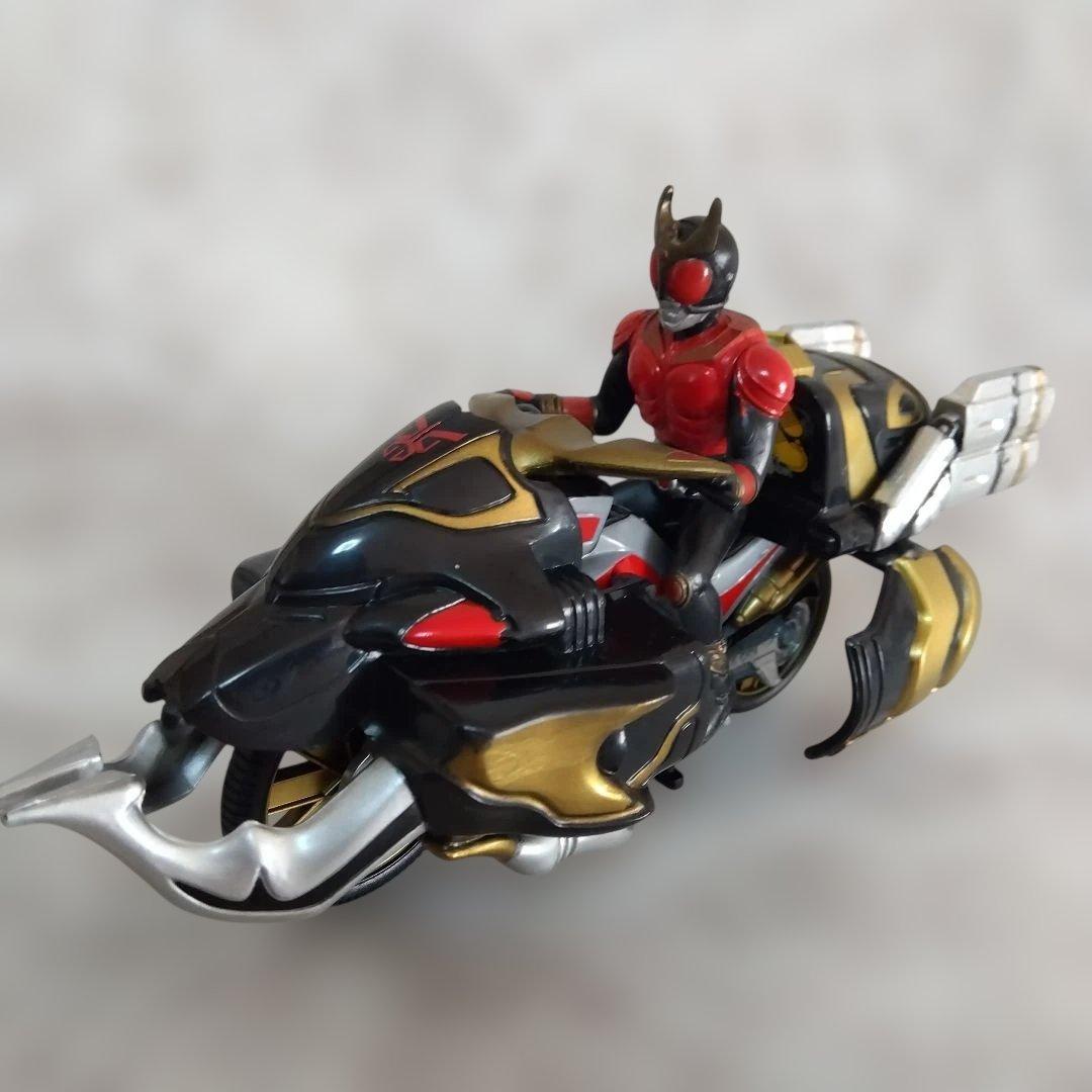 希少品　仮面ライダークウガ　トライゴウラム、ライジングビートゴウラム　プラメカ