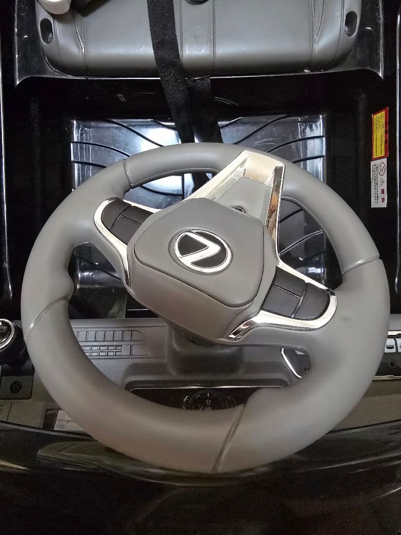 【値下げ！】電動乗用ラジコンカー レクサス