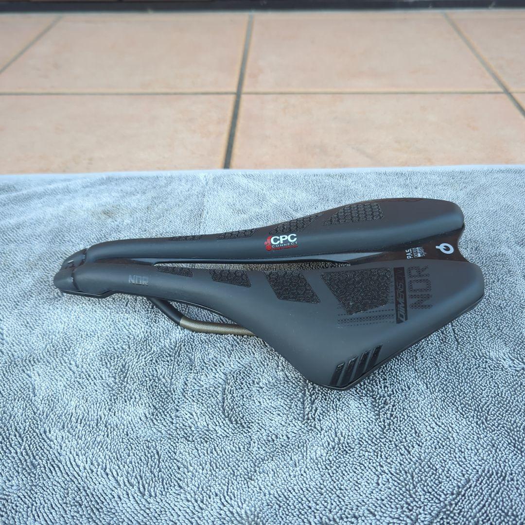 Prologo CPC サドル 幅143mm