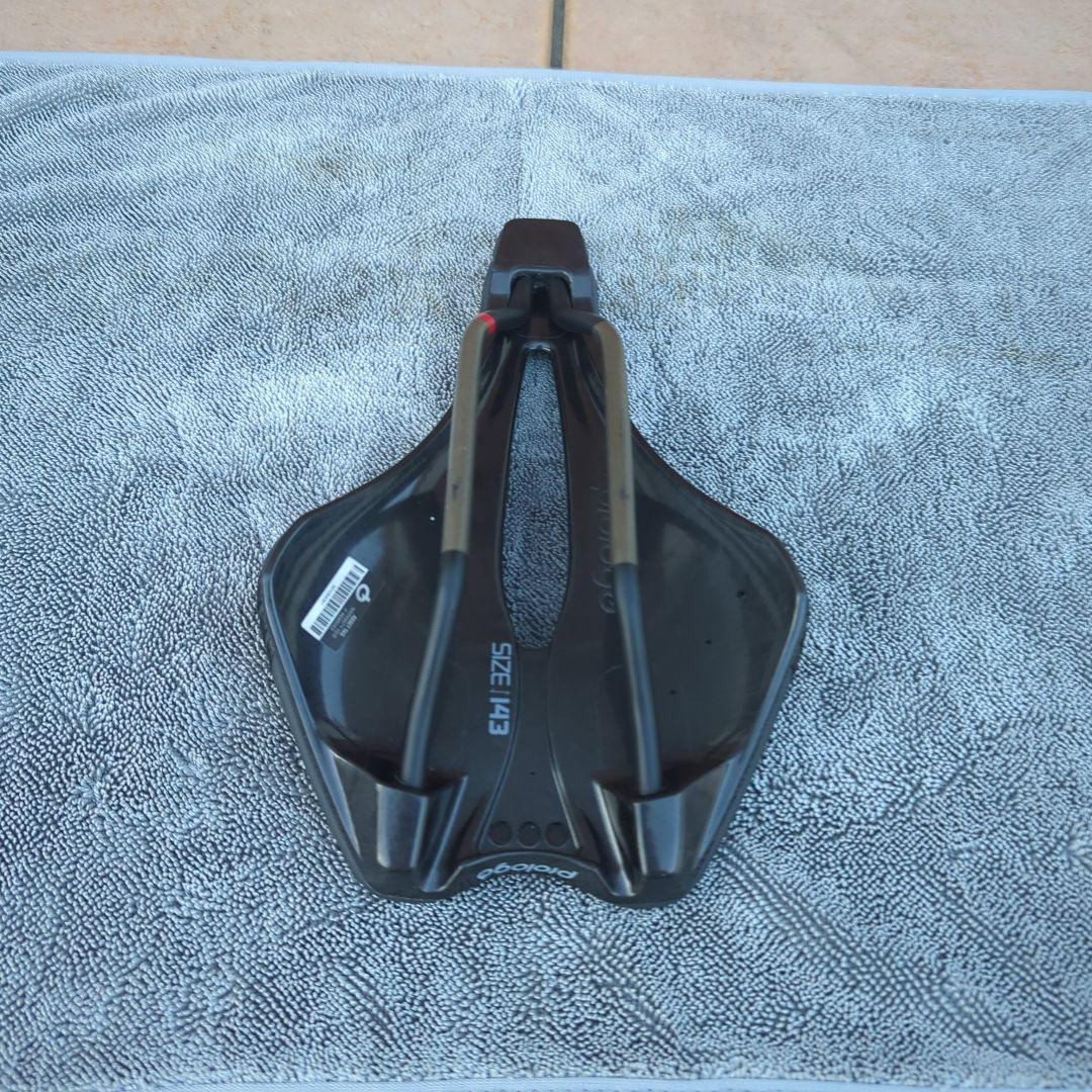 Prologo CPC サドル 幅143mm